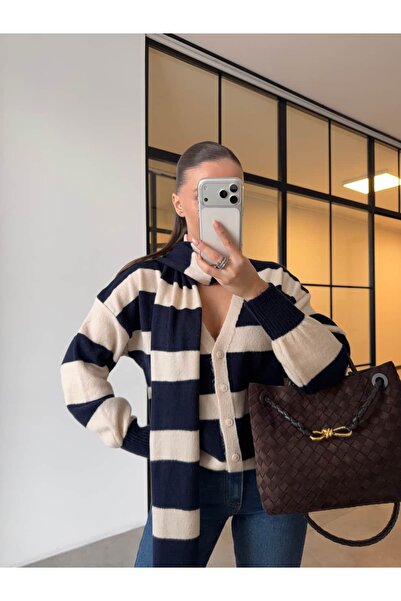 BB Bensu Buyruk Atkili Tri̇ko Hirka Vani̇lya-Laci̇vert