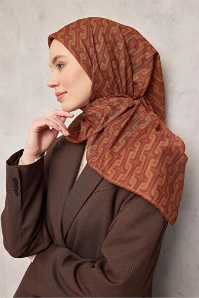 Silk Home وشاح ناعم من القطن والبوليستر بنمط هندسي بلون القرفة 90×90