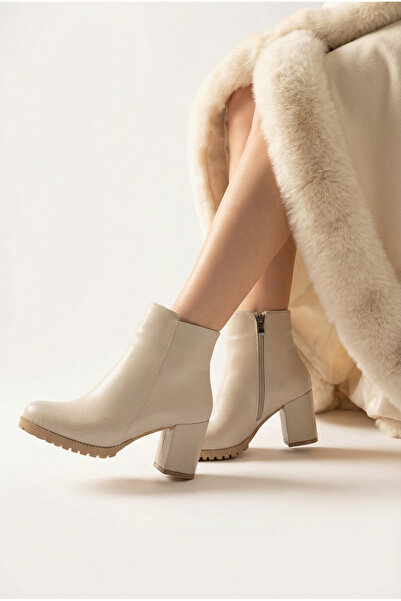 Savves Women's Zippered Simple Daily Use Short Heeled Boots Shoes