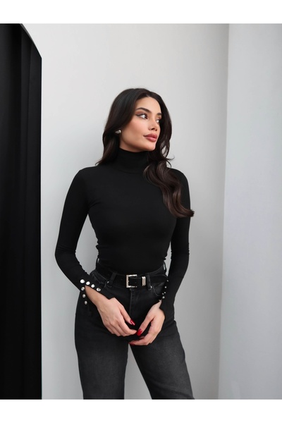 ESRAHELVACI Blouse with Snap Fasteners on the Sleeves