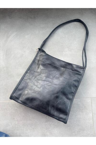 Larolina حقيبة كتف نسائية سوداء مع تفاصيل حزام