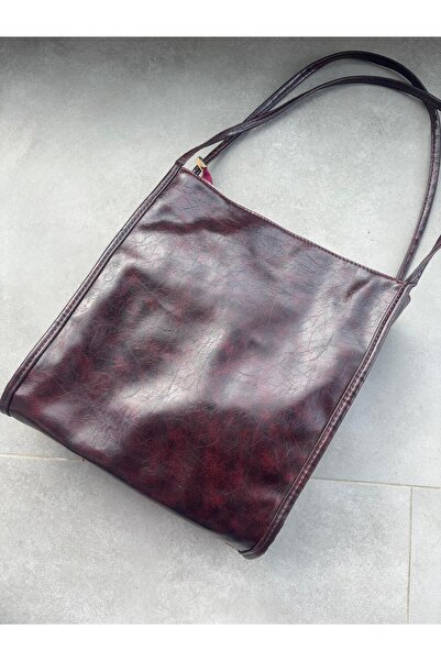 Larolina Burgundy Women's Shoulder Bag with Strap Detail