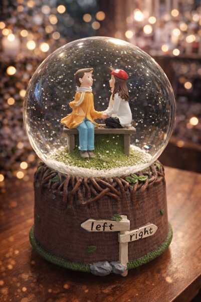 happyevents Sesli ve Işıklı Romantik Kar Küresi – Büyük Boy + Püskürtmeli