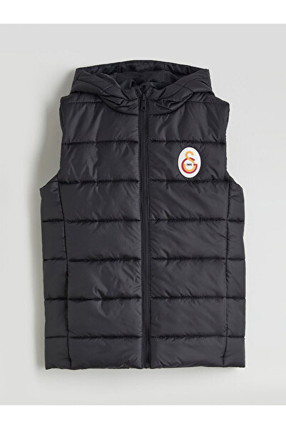 LC Waikiki Vestă pufă pentru băieți, neagră, cu imprimeu Galatasaray, LCW Kids