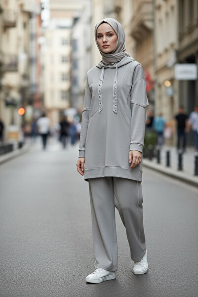 Moodbasic Hooded Set with Stone Laces