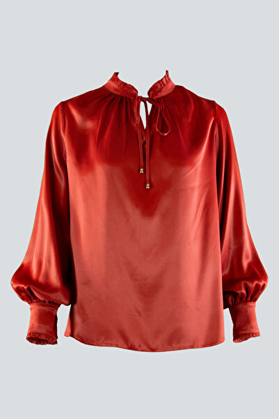 IDYL Bluz with Ruffle Detail at the Neck