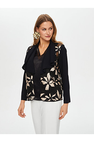 Faik Sönmez Saten Çiçek Aplike Detaylı File Ceket