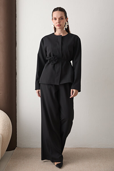 Melike Tatar Gül Detaylı Ceketli Takım 32-2633