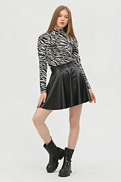 DNZ-K Women's Mini Flared Black Color Faux Leather Skirt