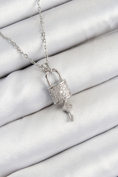 shopwave قلادة نسائية من الفولاذ 316L بحجر الزركون وقفل ومفتاح متدلي موديل فض...