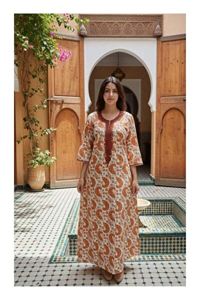 AFandina This mother and daughter jalabiya is distinguished by its exquisite ...