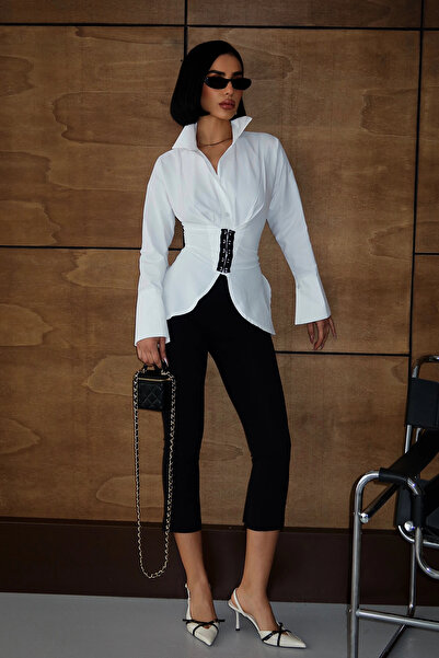 VİSKALİ Kanca Kapamalı Sırt Bağlama Detaylı Beyaz Tasarım Gömlek