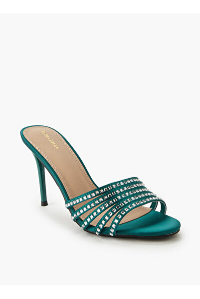 Flora Bella by Shoexpress مجموعة صنادل نسائية بكعب ستيليتو مزينة بتطريزات رمض...