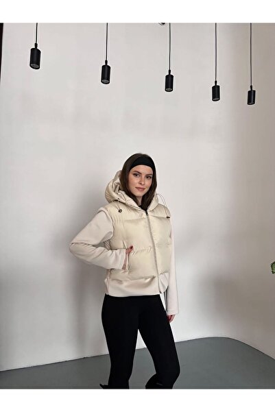 VESS MODA Hooded Crop Puffer Coat with Scuba Fabric Detail on the Sleeves