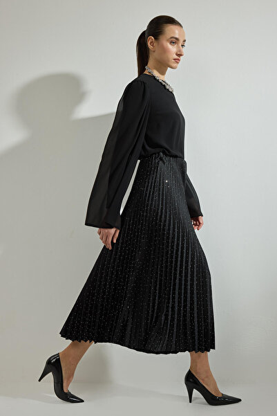 Touché Privé Stoned Satin Skirt