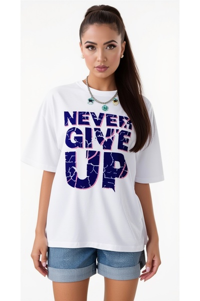 Beyaz baskılı tshirt