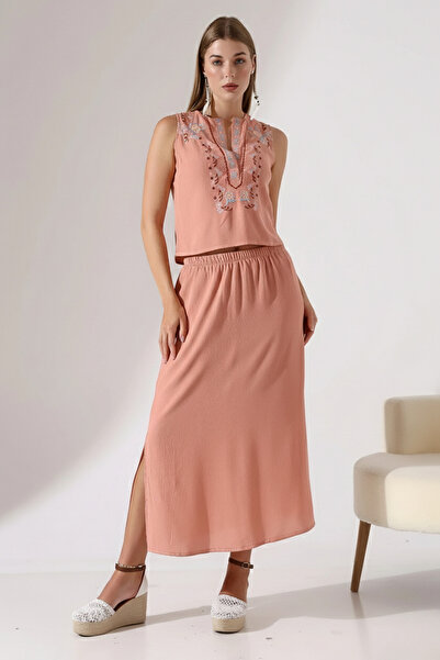 İntive Lingerie Ethnic Embroidered Bohemian 100% Viscose Side Slit Suit