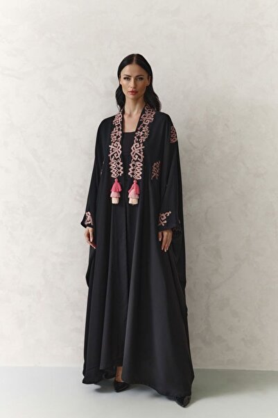 AYA MW1873 - Embroidered bisht abaya to give an elegant touch, with the addit...