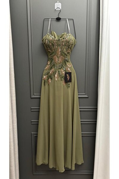 To Be Georgette evening dress with a luxurious embroidered bodice