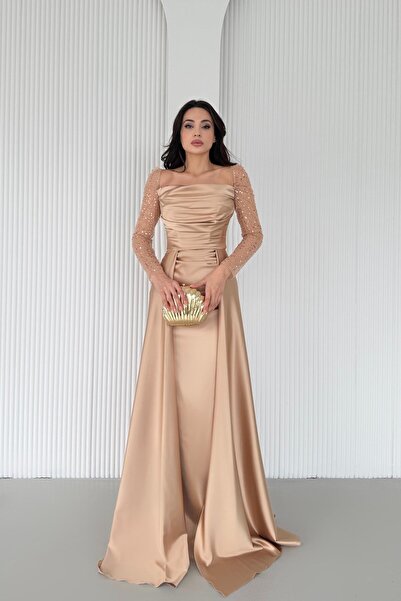 Serica Moda Βραδινό φόρεμα με χρυσή παγιέτα και κάπα