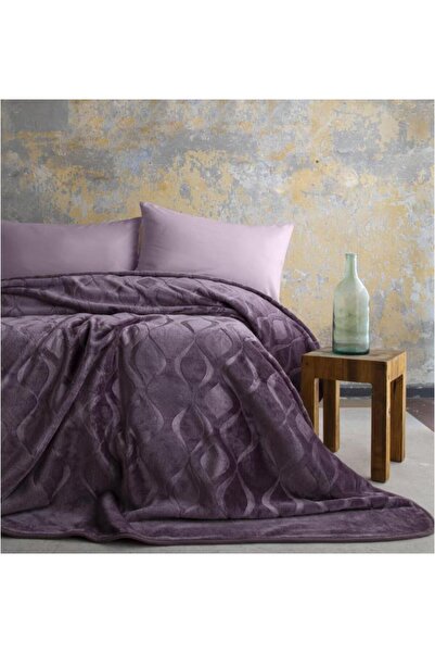 PAMUKLAR Ap Embossed Double Plum Mercy Blanket