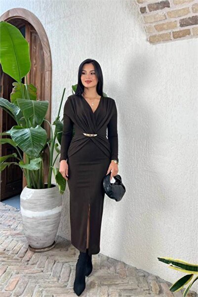 Dipmoda Γυναικείο καφέ φόρεμα με χρυσά αξεσουάρ άνοιγμα Midi μήκος Κρεπ DPMY3862