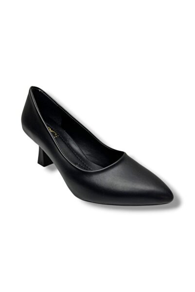 C shoes حذاء نسائي C-Shoes 349-26 من الجلد بكعب متوسط ​​الطول