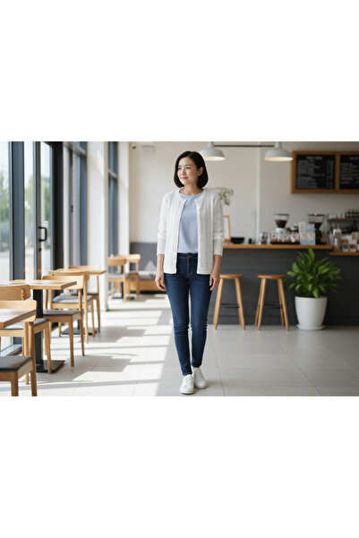 MELLY MORE Hirka Sade