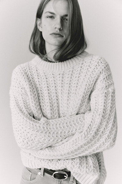 H&M Saç Örgüsü Kazak