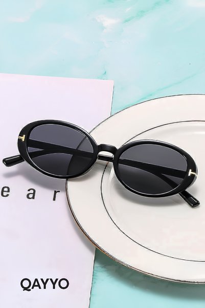 QAYYO Accessories نظارات شمسية بيضاوية بإطار أسود للنساء من أوفيل مع تفاصيل إ...
