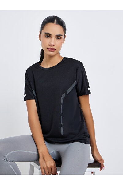 Styli Women Black Reflective Print Top