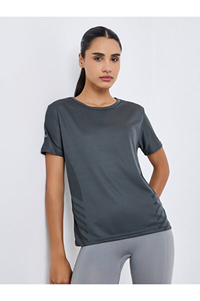Styli Women Grey Reflective Print Top