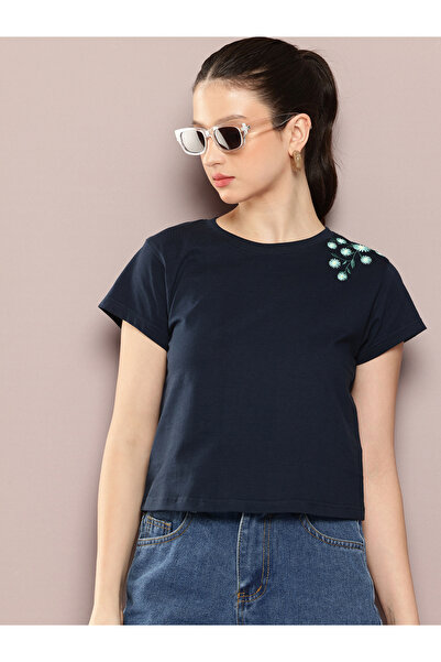 Dillinger By Styli تيشيرت نسائي قصير مطرز برقبة دائرية