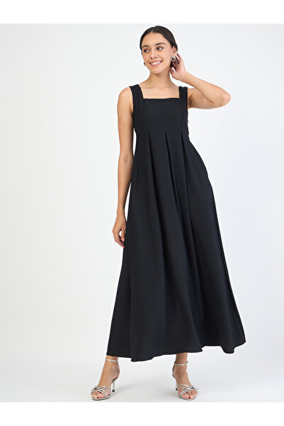 Styli Women Black Sleeveless Pleated Maxi Dress