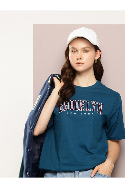 Dillinger By Styli تيشيرت نسائي مطرز قصة فضفاضة