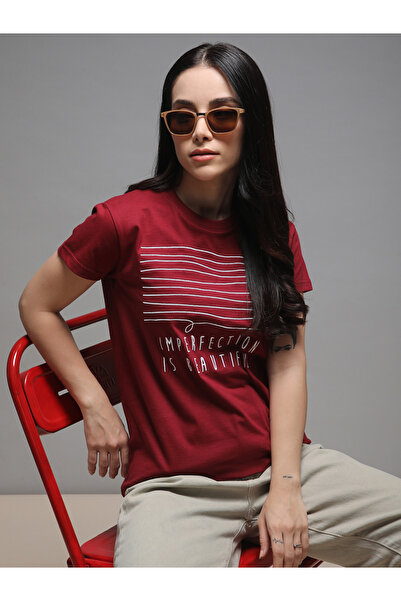 Dillinger By Styli تيشيرت نسائي مطرز بقصة عادية