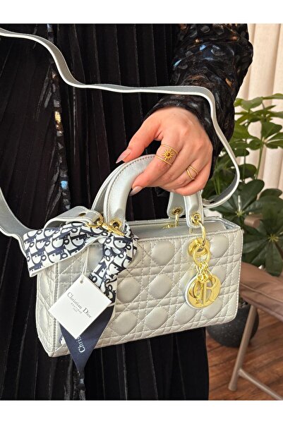 GGGG شنط معا ملحقاتها