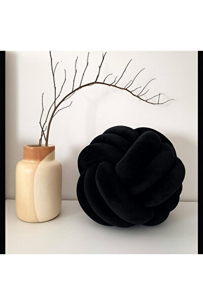 GULDESIGN Knot Throw Pillow