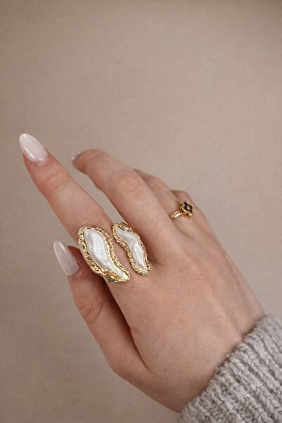 HEDCOLLECTION Gold Beyaz İnci Görünümlü Asimetrik Çift Taş Kadın Yüzük