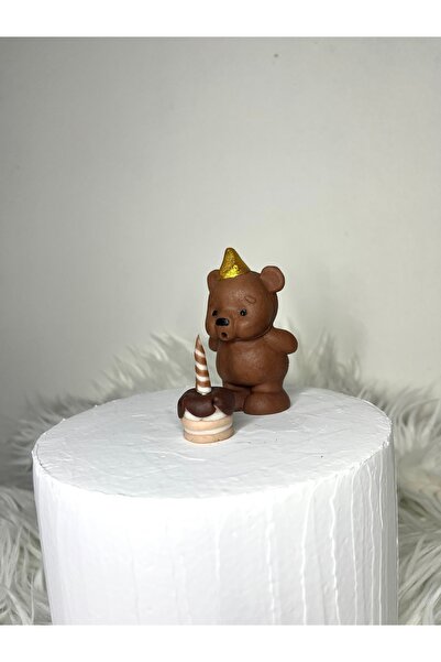 Marka Mum üfleyen ayıcık figürlü pasta