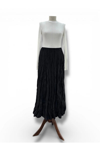 Butik Our Black Elastic Waistband Crinkle Skirt Model