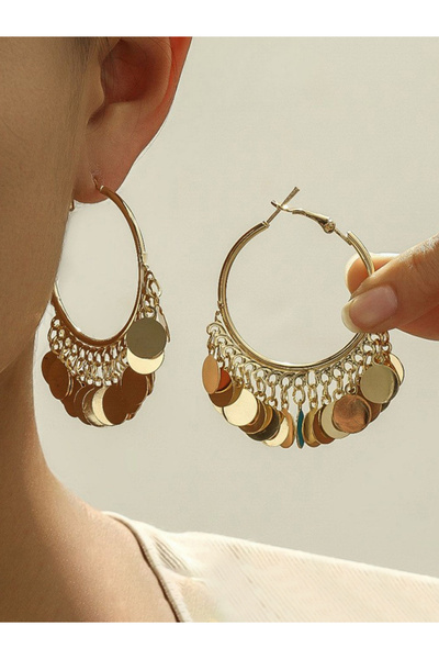 Take Two By Styli أقراط ذهبية حلقية الشكل مع دلايات دائرية بشرابة