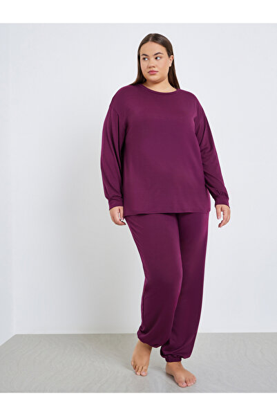 Styli Plus Size Solid Dropped Shoulder Top and Pyjama Set
