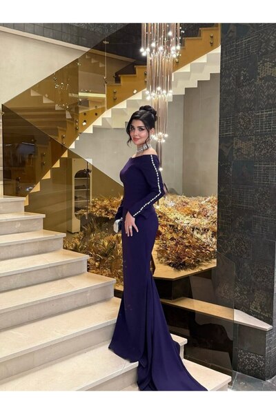 Ta Prince An elegant evening dress in a royal purple color,