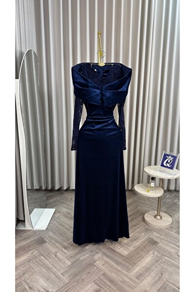 Kendallksa navy velvet evening dress