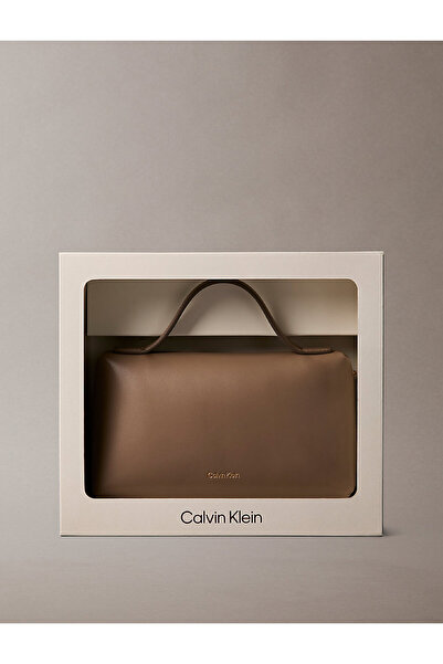 Calvin Klein Kadın Emblem Makyaj Çantası Hediye Seti