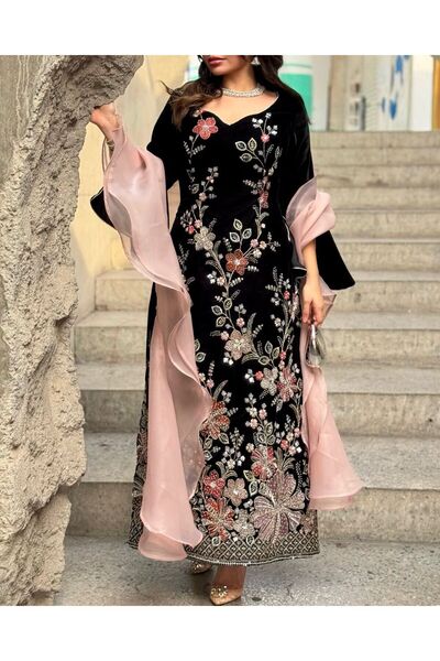alweshah alahmar Embroidered evening dress