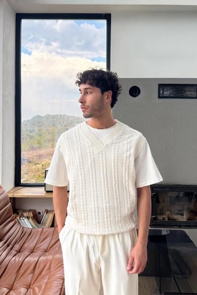 Flaw Wear V-Neck Sweater Ecru