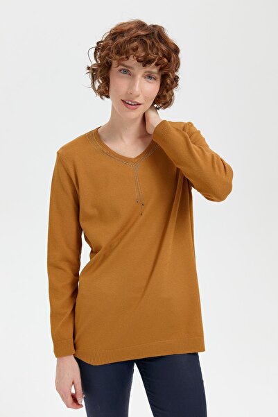 Desen Triko Colier cu decolteu în V, model cu strasuri, fustă elastică, bluză...