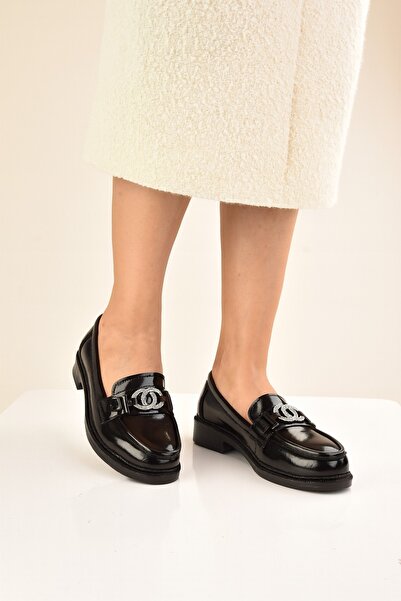 Peta Loafer de damă cu detaliu cu cataramă din piele lacuită